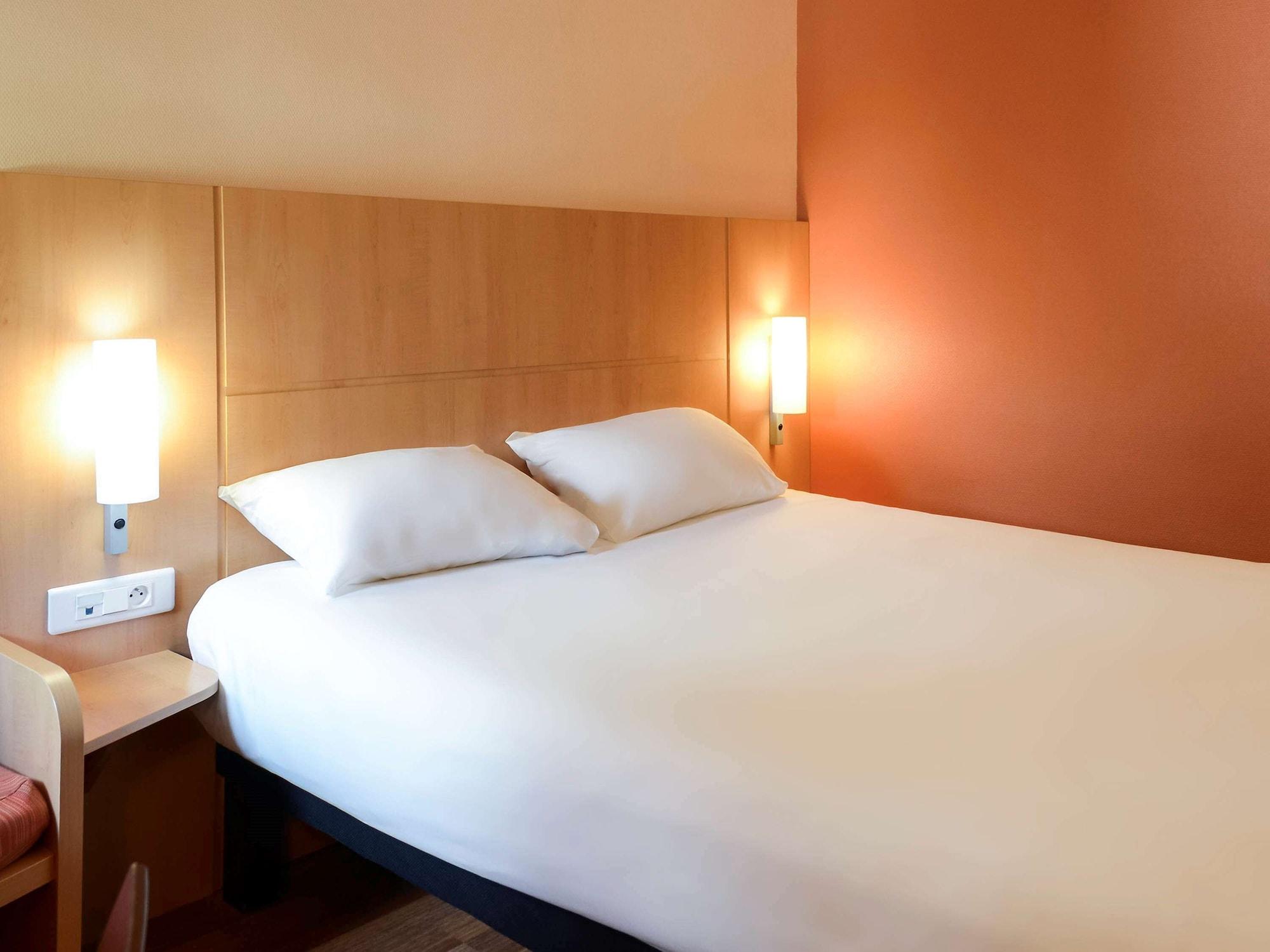 Hotel Ibis Nevers Bagian luar foto