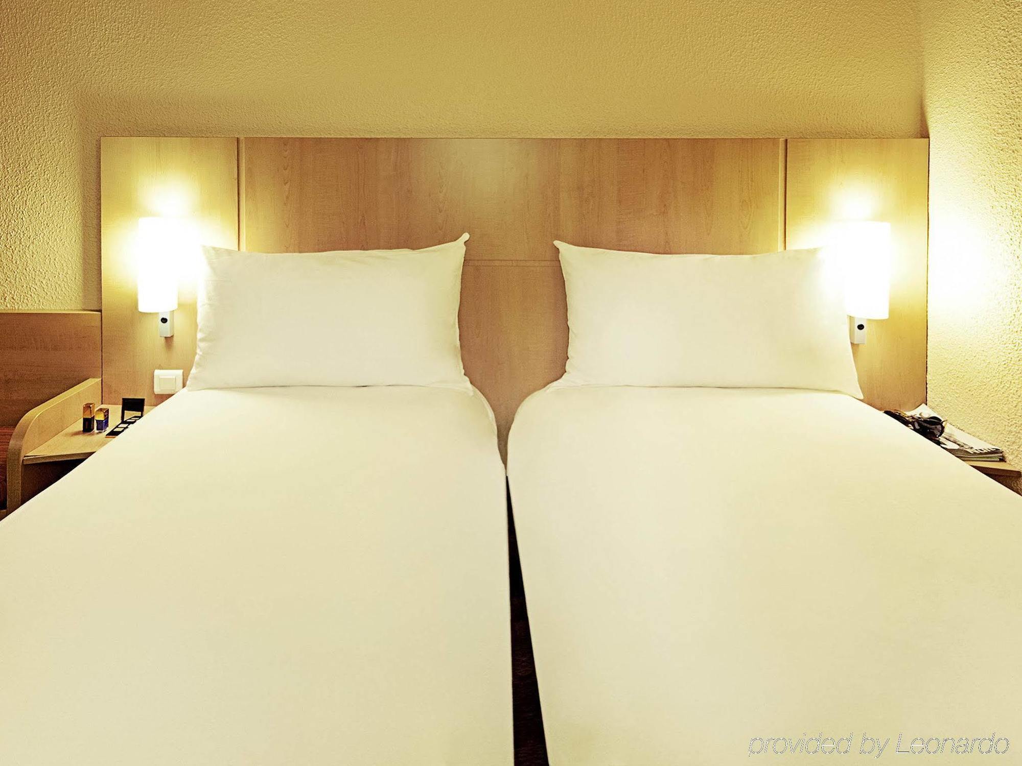 Hotel Ibis Nevers Bagian luar foto