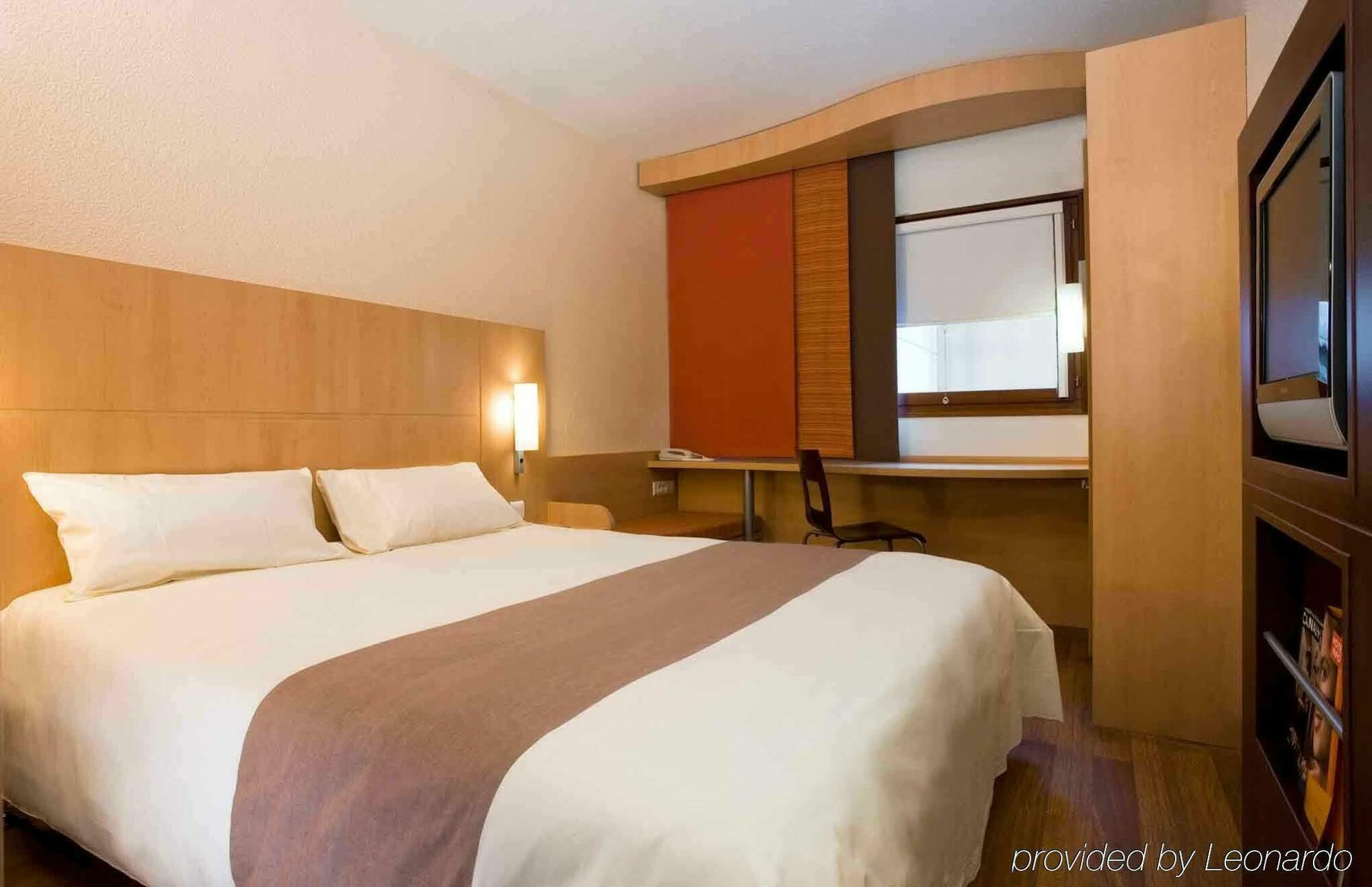 Hotel Ibis Nevers Bagian luar foto